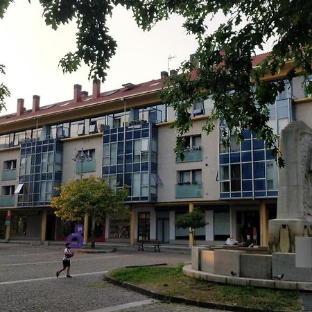 Piso Plaza 10 Apartman Amés Kültér fotó